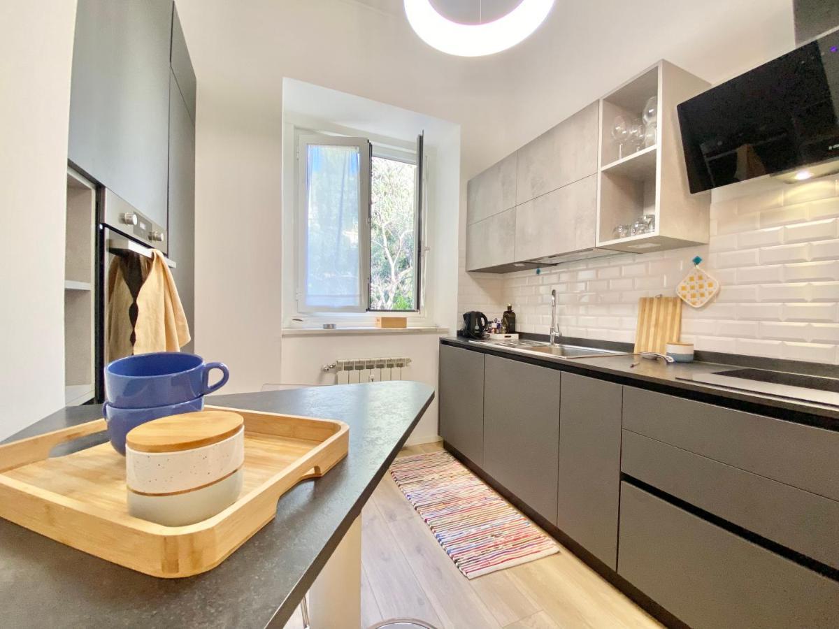 Casaviva-Stylish Trilo With Ac-Shared Pool-Parking Apartment Genoa Exterior photo